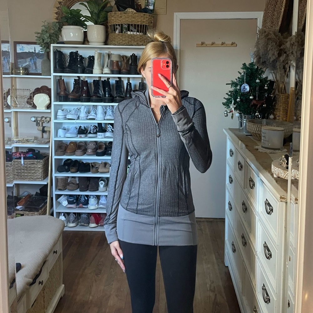 Lululemon full zip sweatshirt with hood grey and black